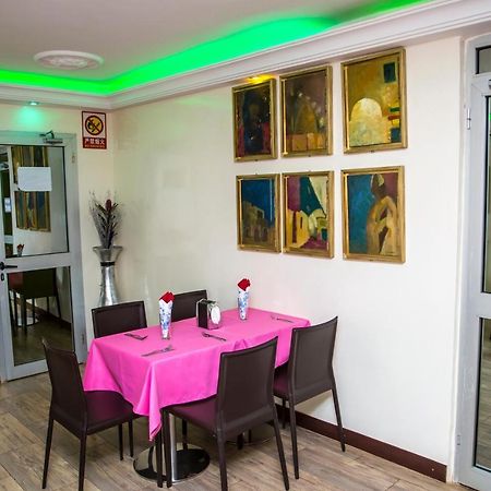 Hotel Univers 3 Aeroport Luxe Νιαμέυ Εξωτερικό φωτογραφία