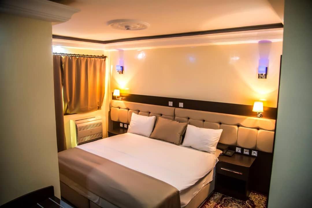 Hotel Univers 3 Aeroport Luxe Νιαμέυ Εξωτερικό φωτογραφία