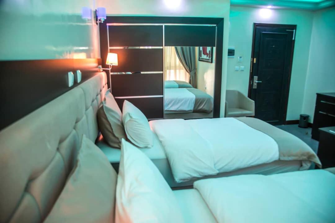 Hotel Univers 3 Aeroport Luxe Νιαμέυ Εξωτερικό φωτογραφία