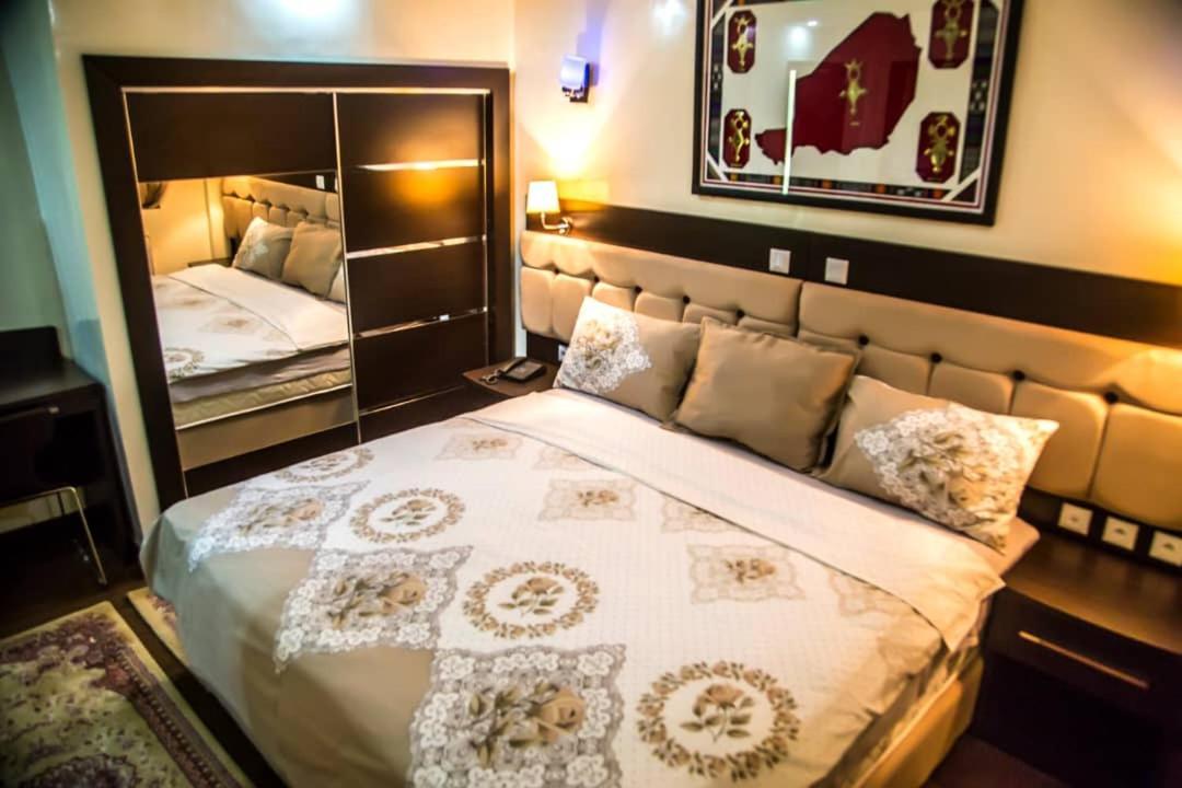 Hotel Univers 3 Aeroport Luxe Νιαμέυ Εξωτερικό φωτογραφία