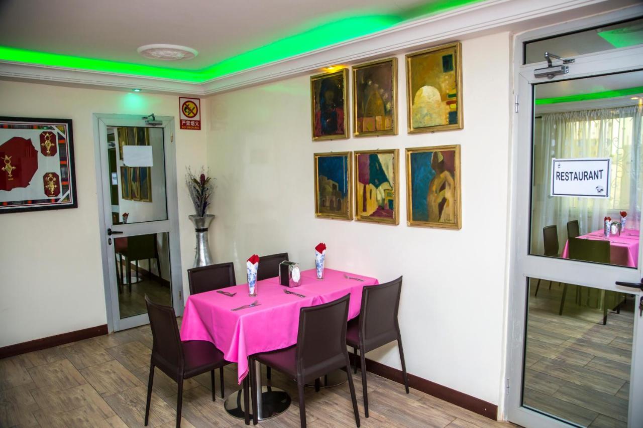 Hotel Univers 3 Aeroport Luxe Νιαμέυ Εξωτερικό φωτογραφία